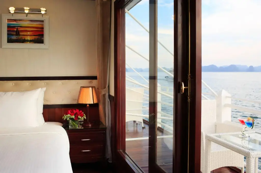 Халонг: Halong Silversea Cruise