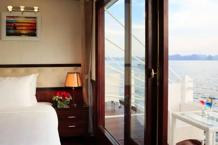 Халонг: Halong Silversea Cruise