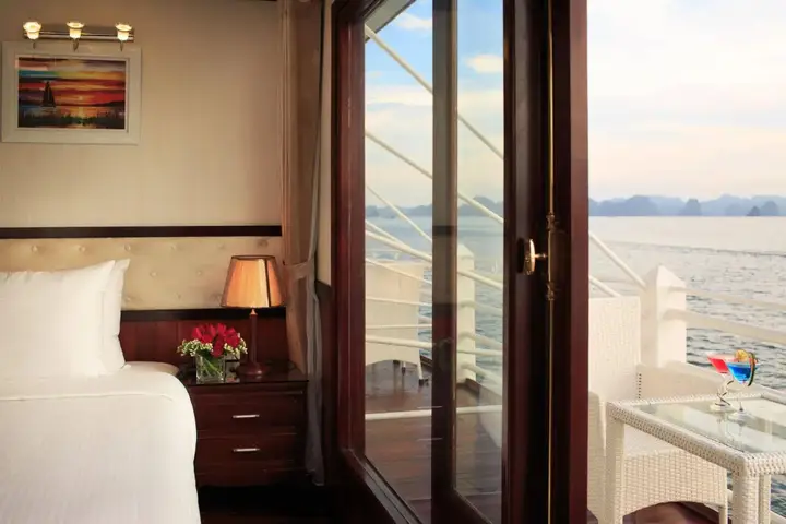 Халонг: Halong Silversea Cruise