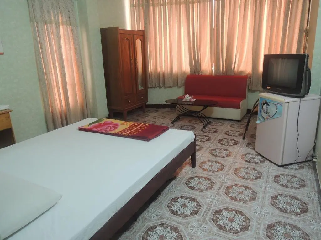 Чау-Док: Song Giang Hotel Ngoc Gia Trang