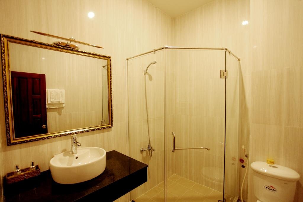 Ла-Джи: Nhat Minh Hotel