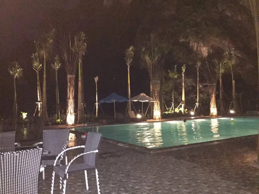 Фонг Ня: Heritage By Night Hotel