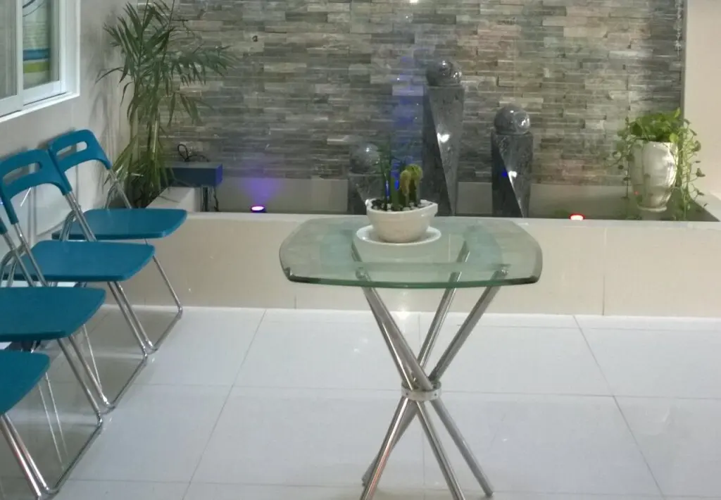 Ла-Джи: Minh Nhi Hotel