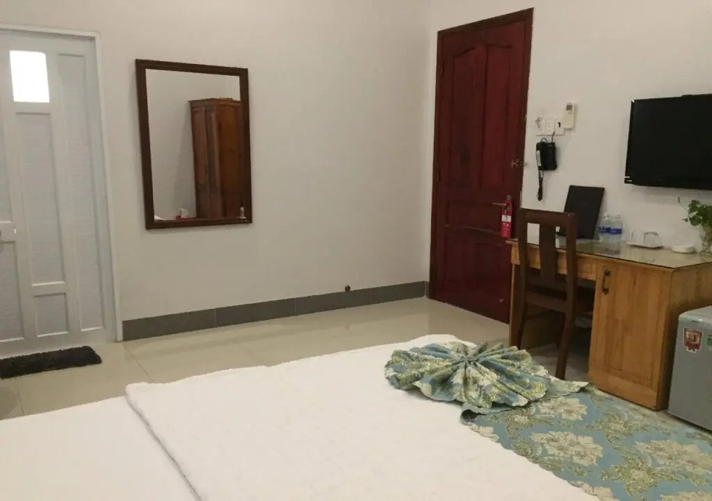 Ла-Джи: Minh Nhi Hotel