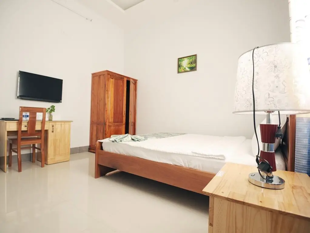 Ла-Джи: Minh Nhi Hotel