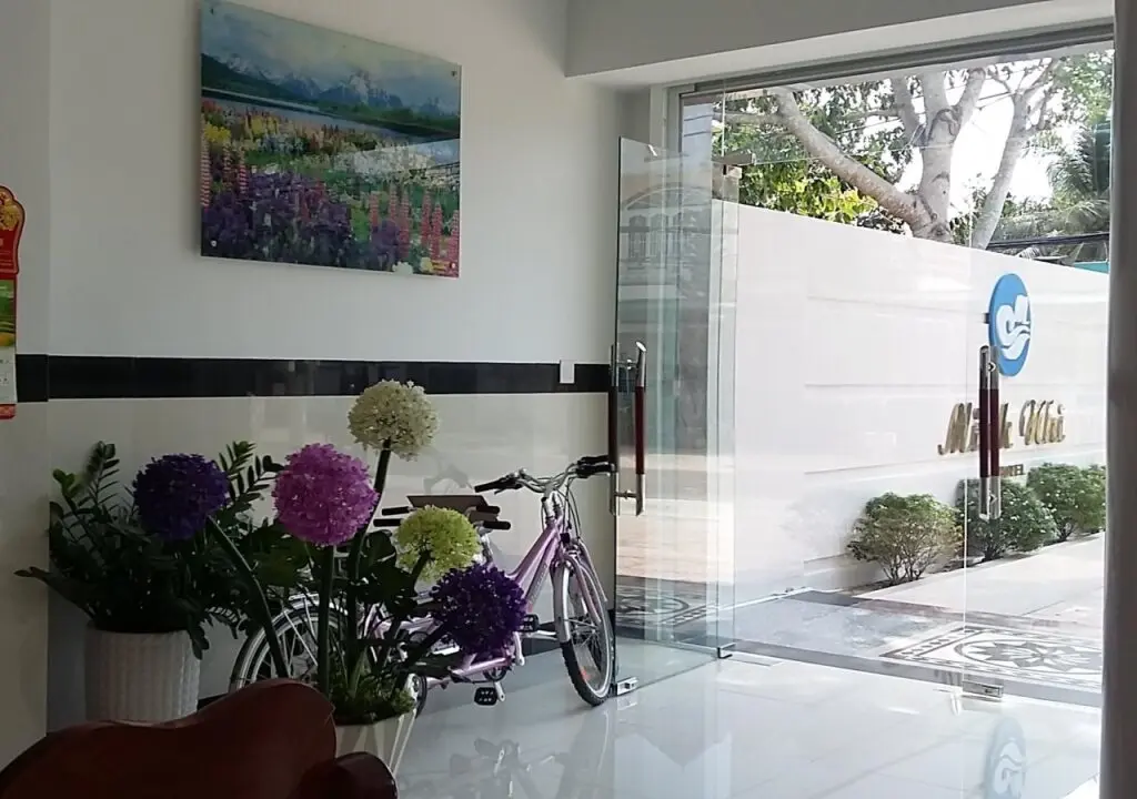 Ла-Джи: Minh Nhi Hotel