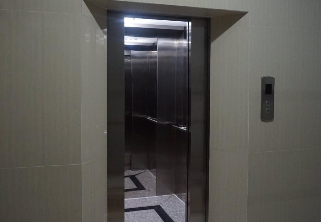Ла-Джи: Minh Nhi Hotel