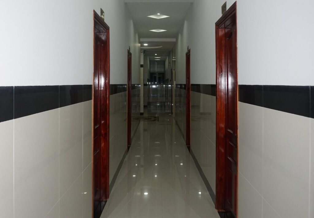 Ла-Джи: Minh Nhi Hotel