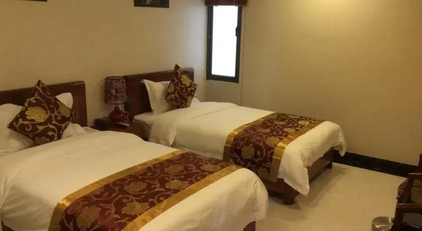 Шапа: New Sun Hotel