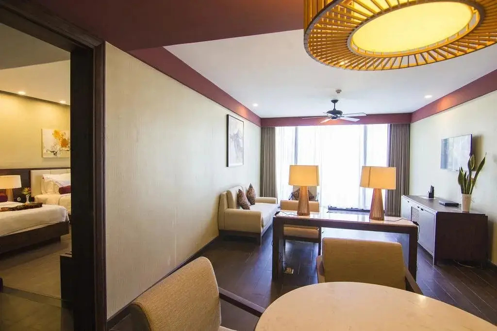 Суен Мок: Huong Phong - Ho Coc Resort