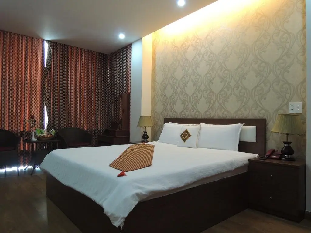 Хошимин: Louis Hotel