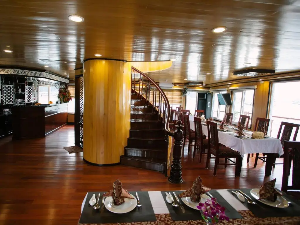 Халонг: Cristina Diamond Cruise