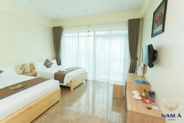 Там-Дао: Nam A Hotel