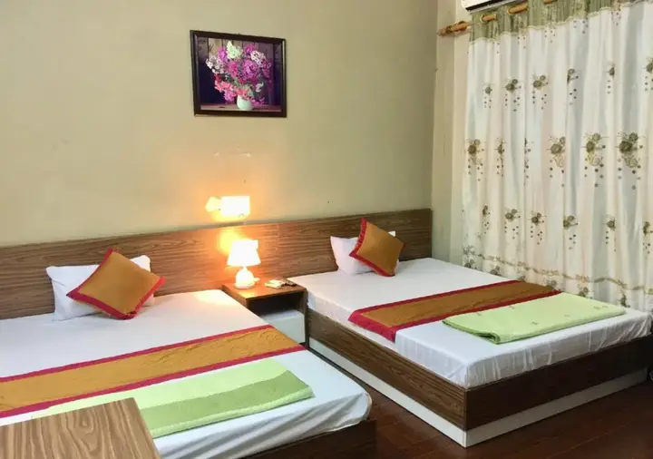 Халонг: Holiday Hotel