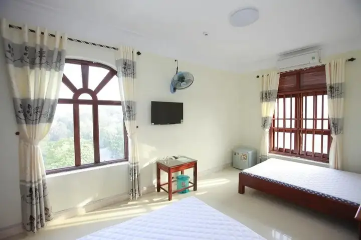 Шамшон: Hoa Mai Hotel