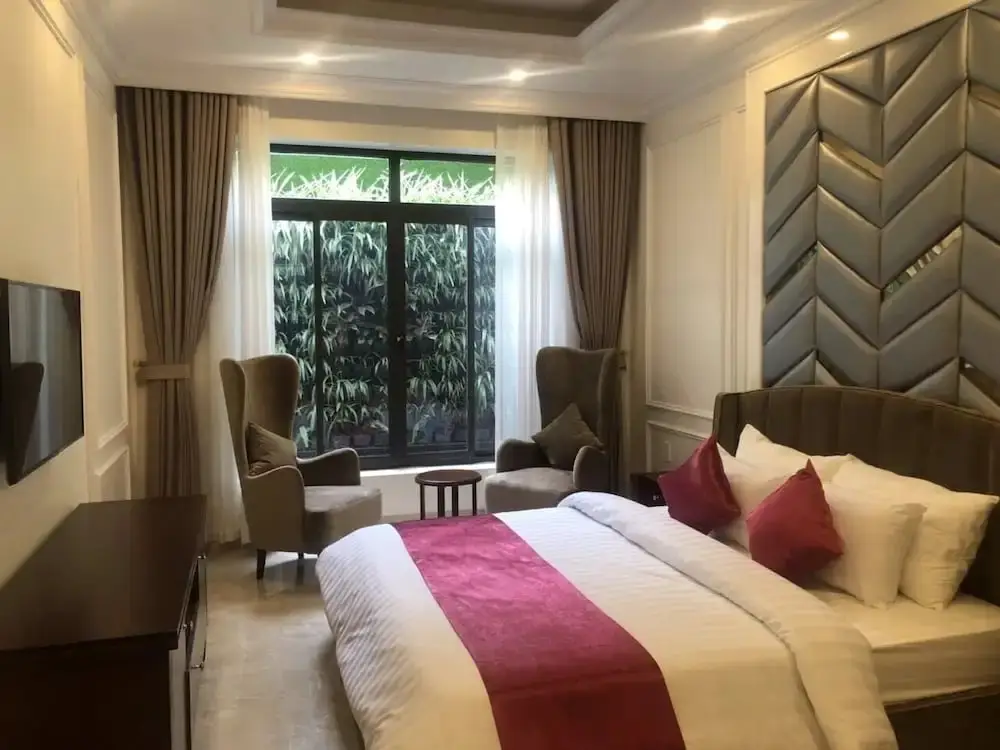 Хайфон: Royal Hotel