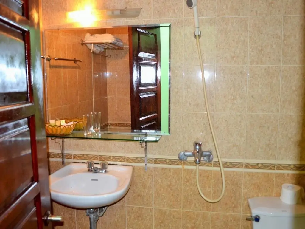 Хайфон: Royal Hotel