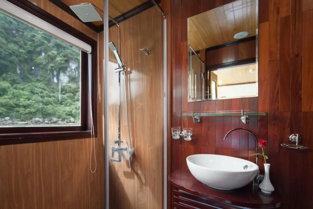 Халонг: Halong Legacy Legend Cruise