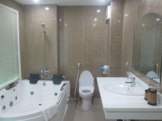 Хаулок: Phuong Hoang Hotel