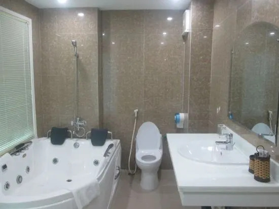 Хаулок: Phuong Hoang Hotel