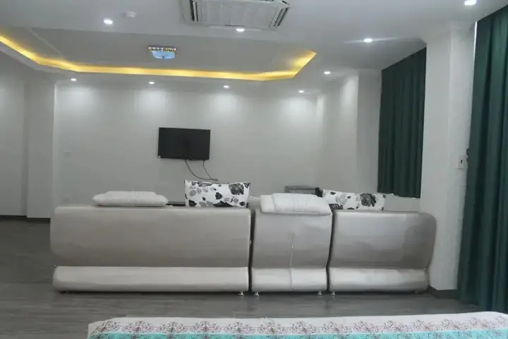 Хаулок: Phuong Hoang Hotel
