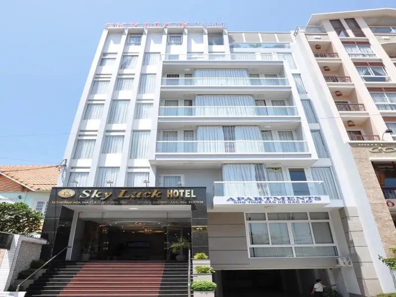 Sky Luck Hotel — фото 1