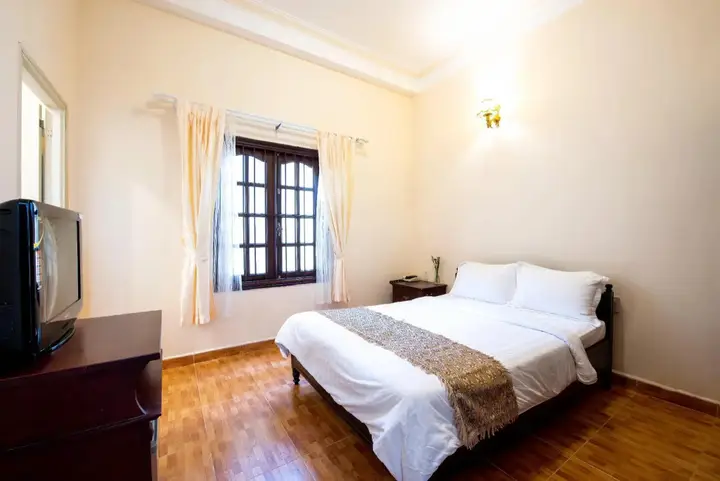 Далат: Le Petit Paris Hotel Dalat