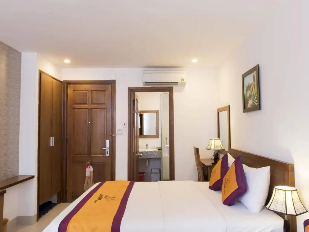 Дананг: ELC Beach Hotel