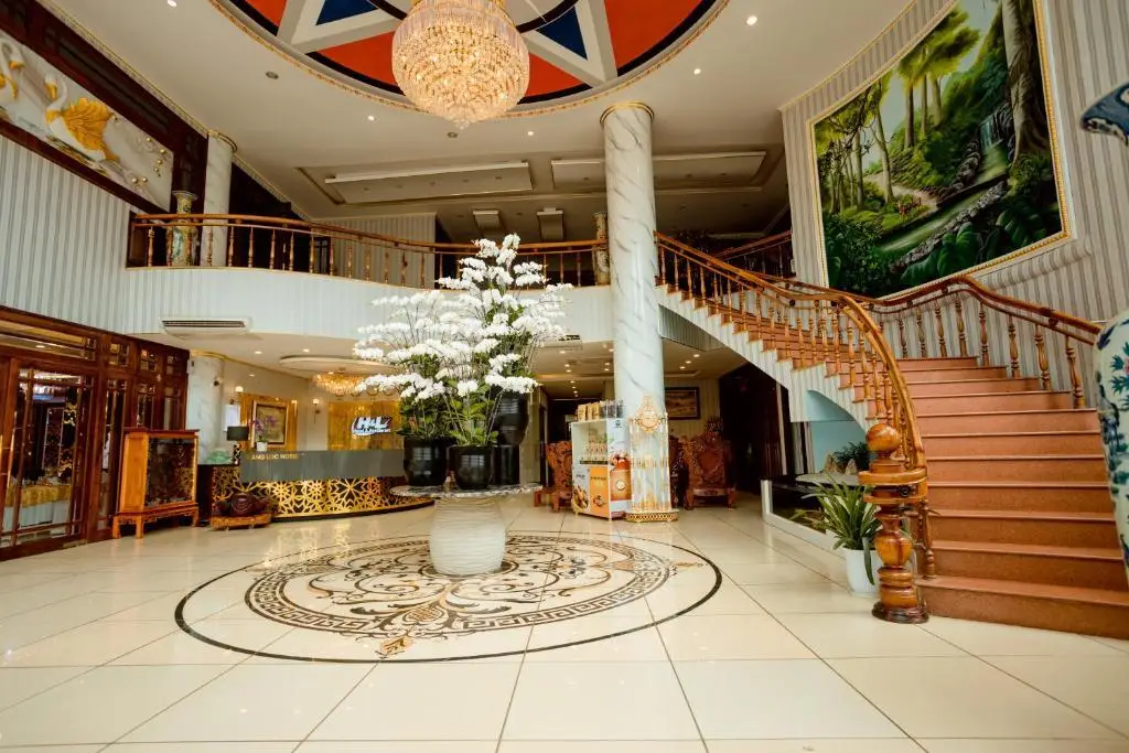 Буонматхуот: Hoang Loc Hotel