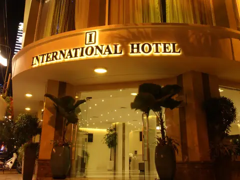International Hotel — фото 1