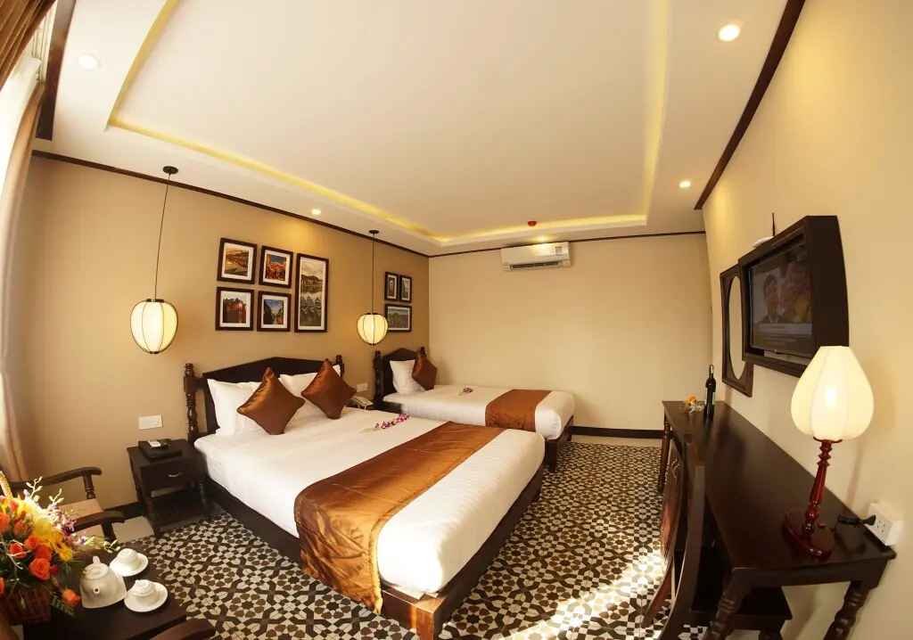 Хойан: Golden Bell Backpacker Hotel & Pool Bar
