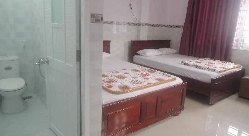 Лонг Диен: 2001 Motel
