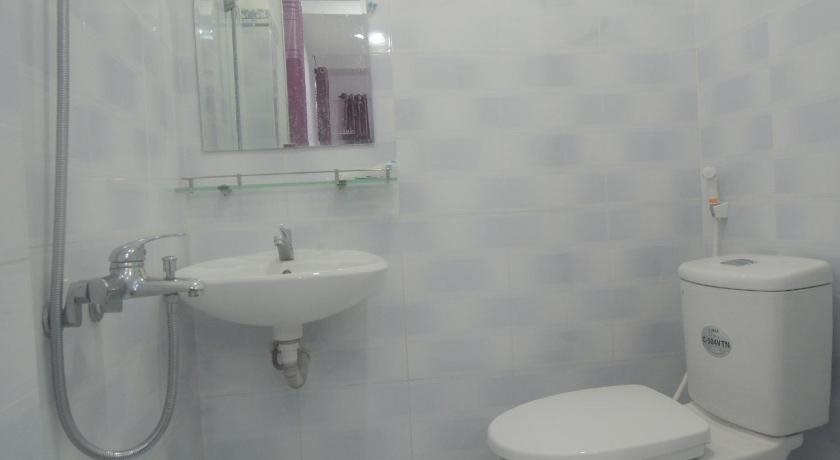 Лонг Диен: 2001 Motel
