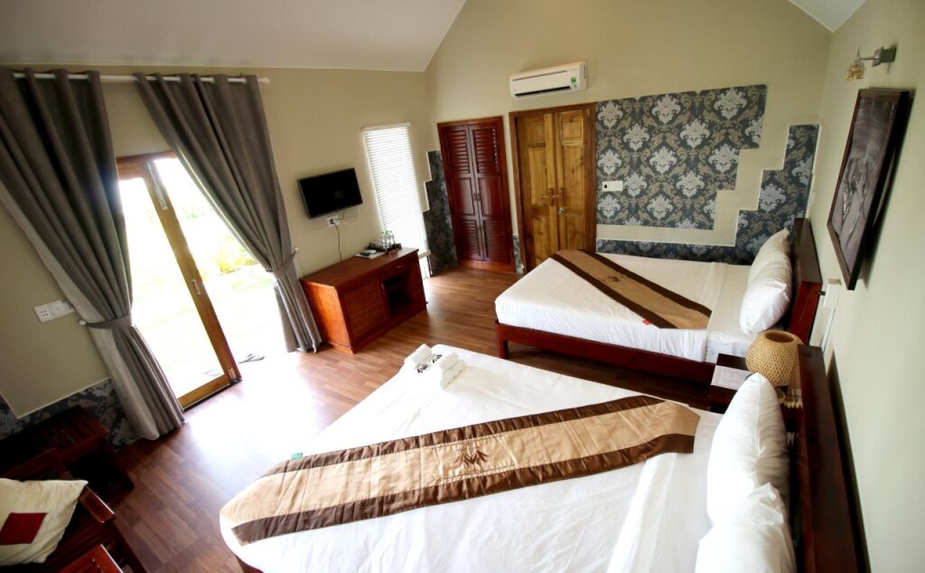 White Lotus Resort — фото 1