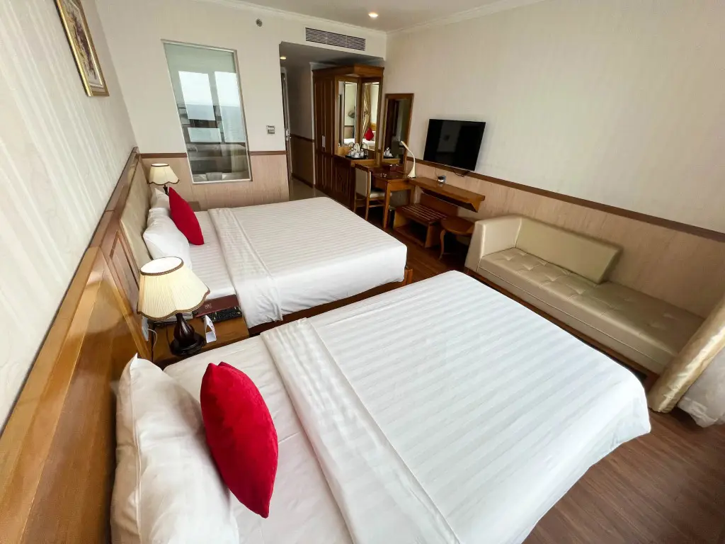 Дананг: Serene Beach Hotel Danang