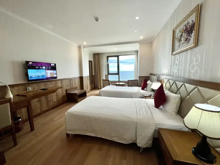 Дананг: Serene Beach Hotel Danang