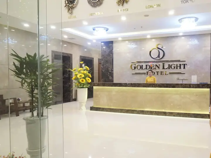 Дананг: Golden Light Hotel