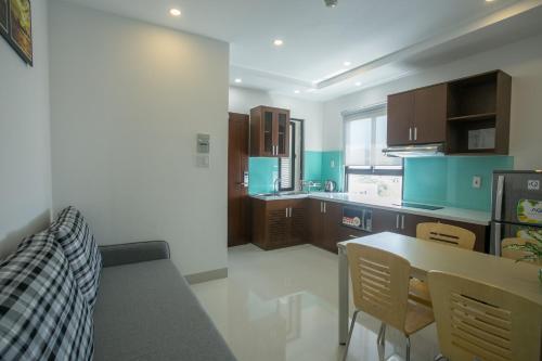 Нячанг: R  R Apartments