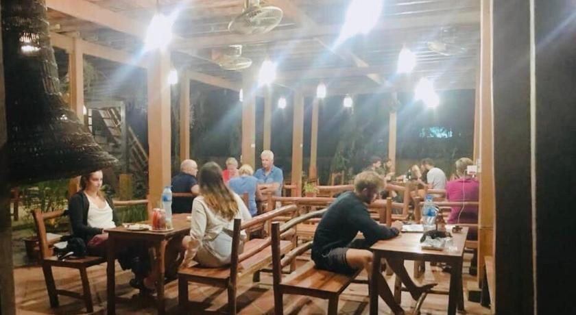 Маи-Чау: Mai Chau Hostel - Bar Restaurant