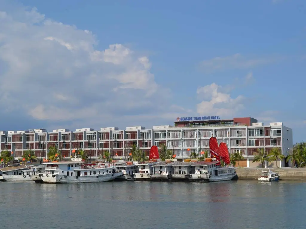 Seaside Tuan Chau Hotel — фото 1