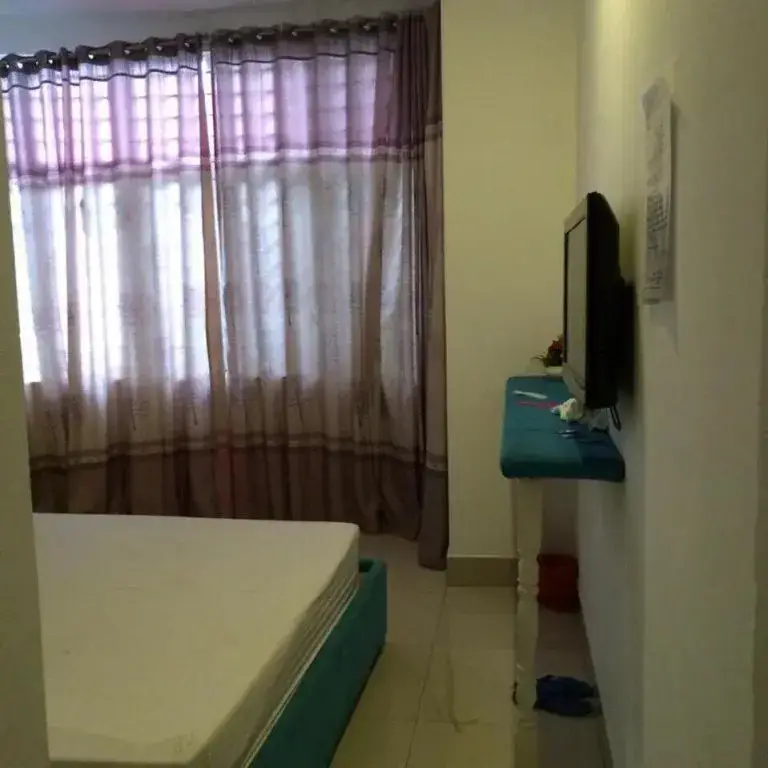 Хошимин: Honeymoon Hotel