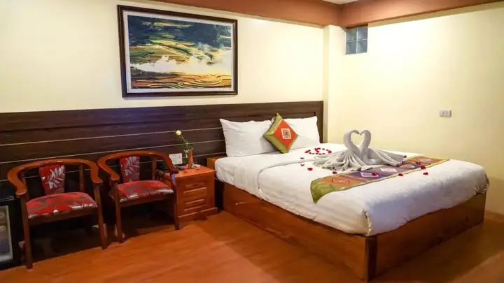 Шапа: The Mountaineer Hotel