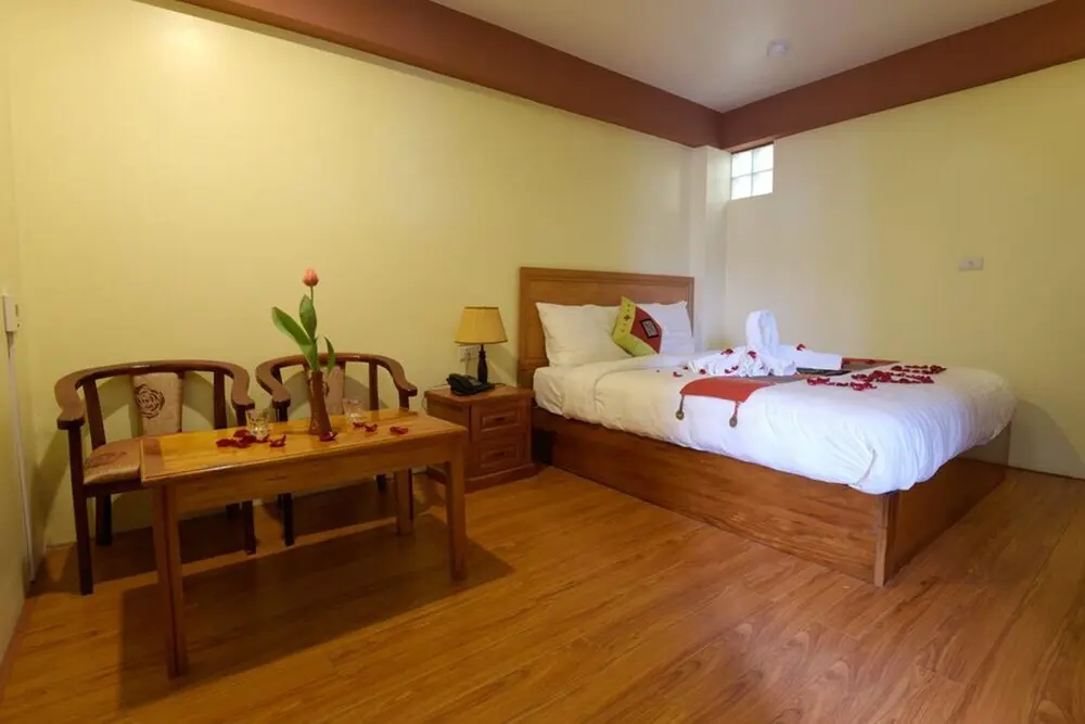 Шапа: The Mountaineer Hotel