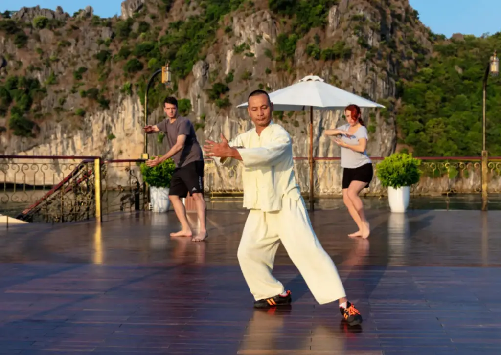 Халонг: La Vela Classic Cruise - Managed by Paradise Cruises