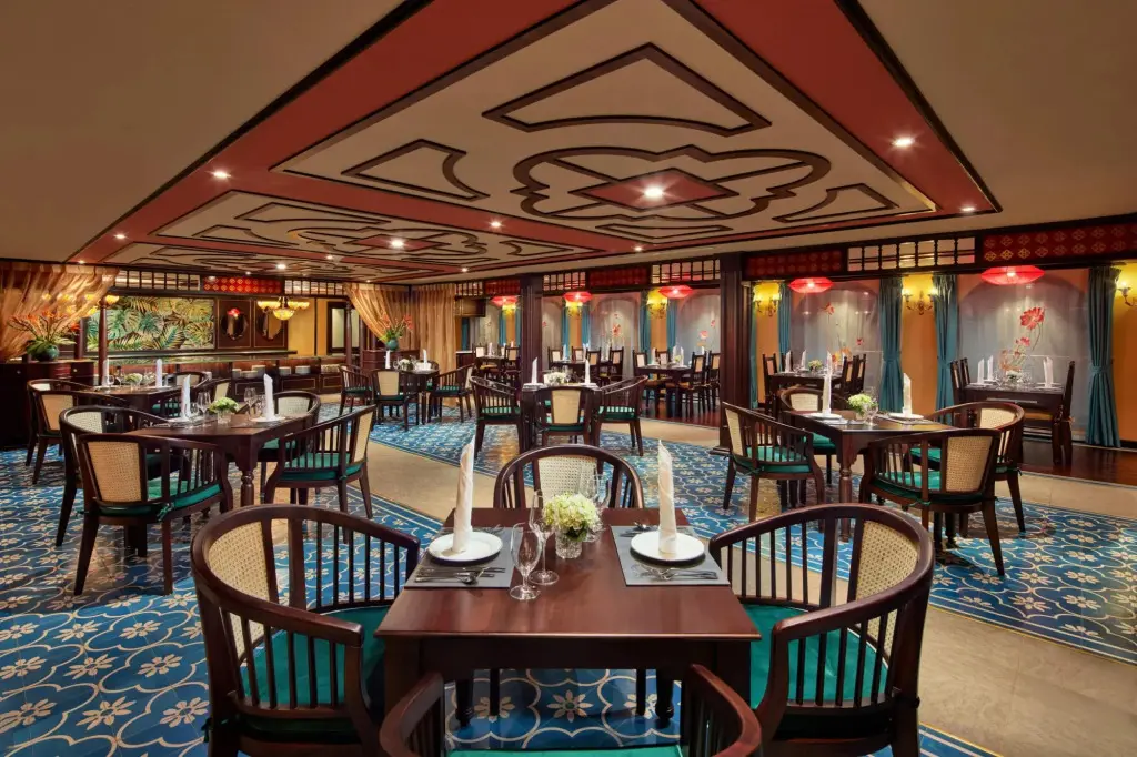 Халонг: La Vela Classic Cruise - Managed by Paradise Cruises