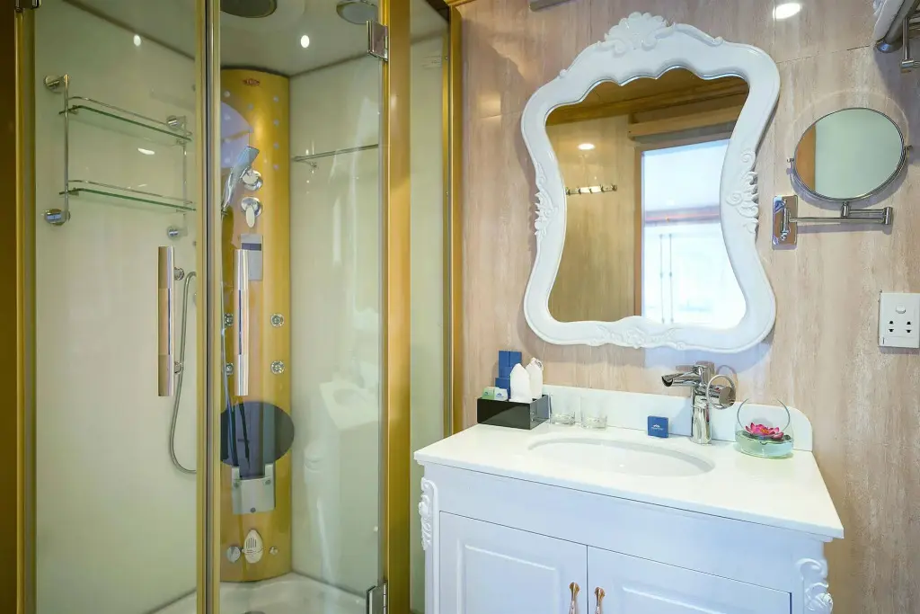 Халонг: La Vela Premium Cruise - Managed by Paradise Cruises
