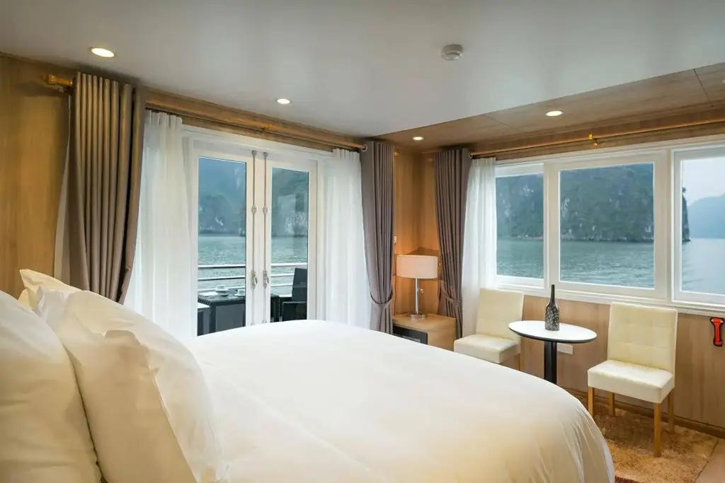 Халонг: La Vela Premium Cruise - Managed by Paradise Cruises