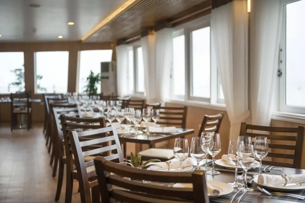 Халонг: La Vela Premium Cruise - Managed by Paradise Cruises