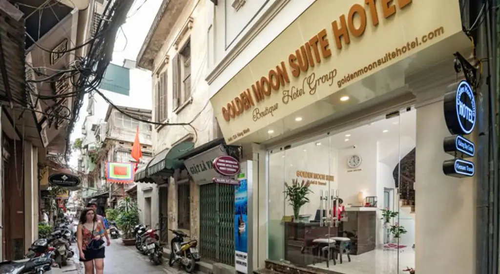 Golden Moon Suite Hotel — фото 1
