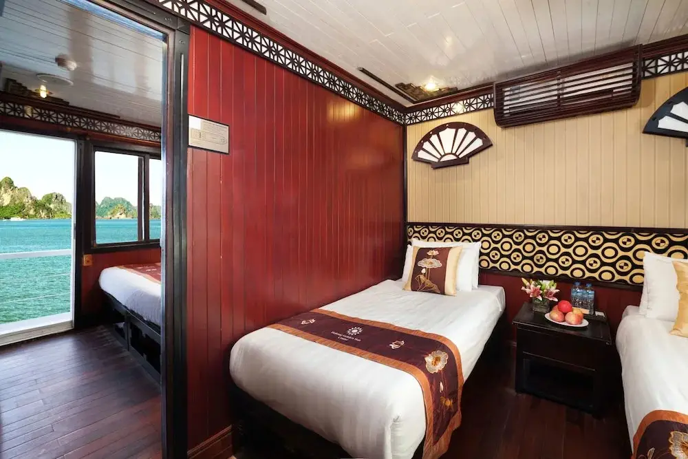 Халонг: Halong Apricot Cruise